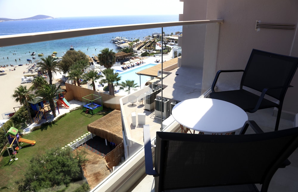 Design Plus Seya Beach Otel - Image 32