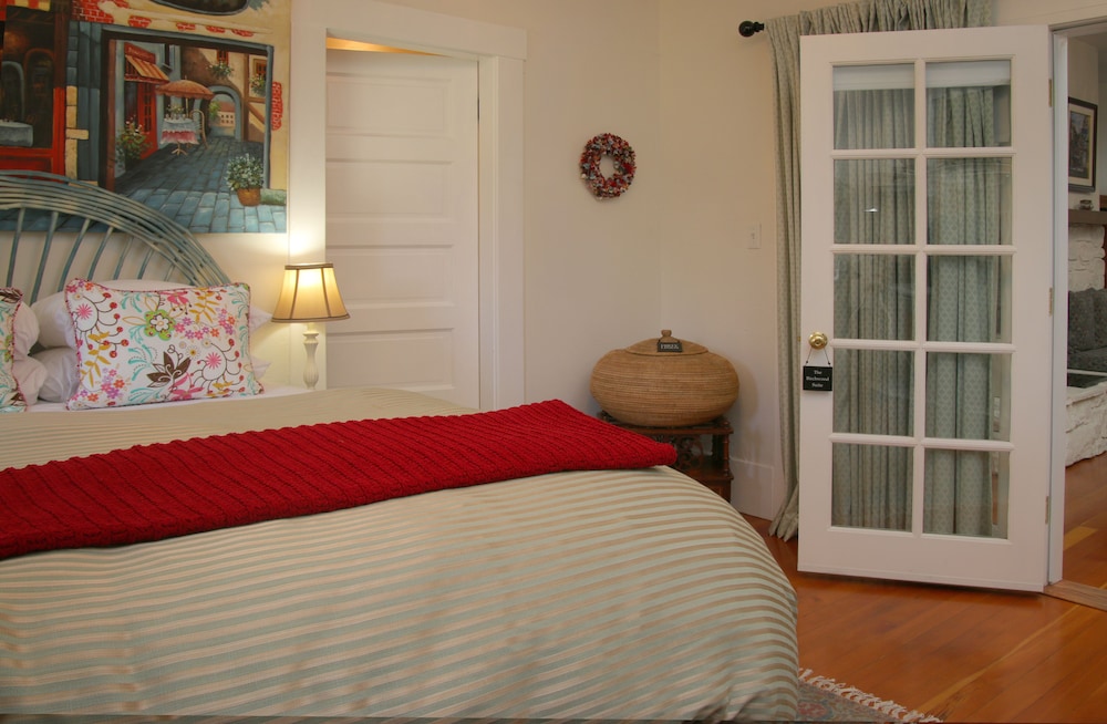The Giraffe Inn at Old Parks Manor - Property Image 20
