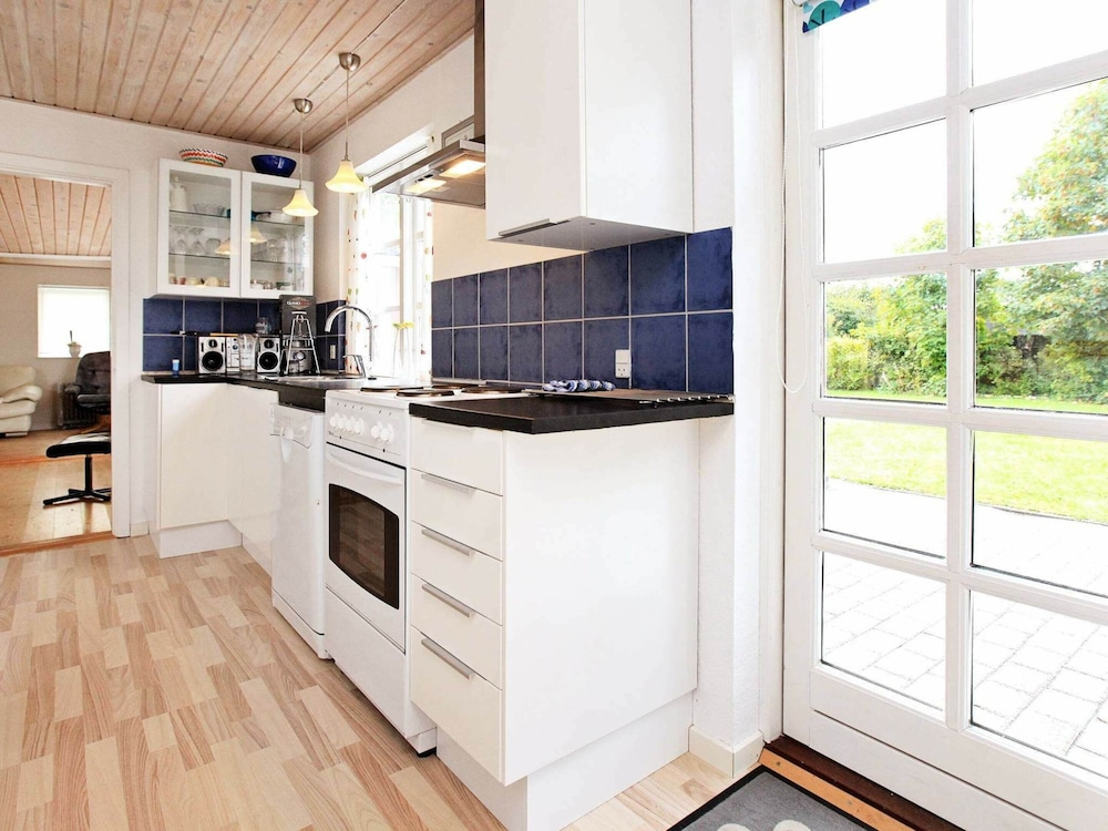 6 Person Holiday Home in Store Fuglede view 3