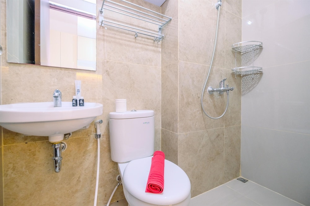 Homey And Best Choice Studio Apartment Transpark Cibubur