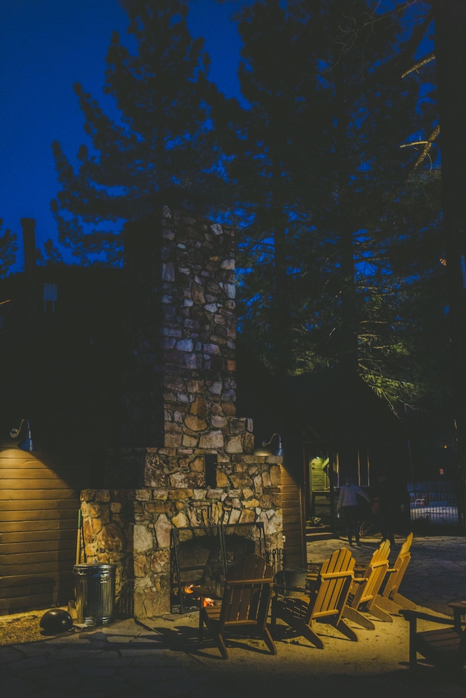 Noon Lodge at Mallard Bay