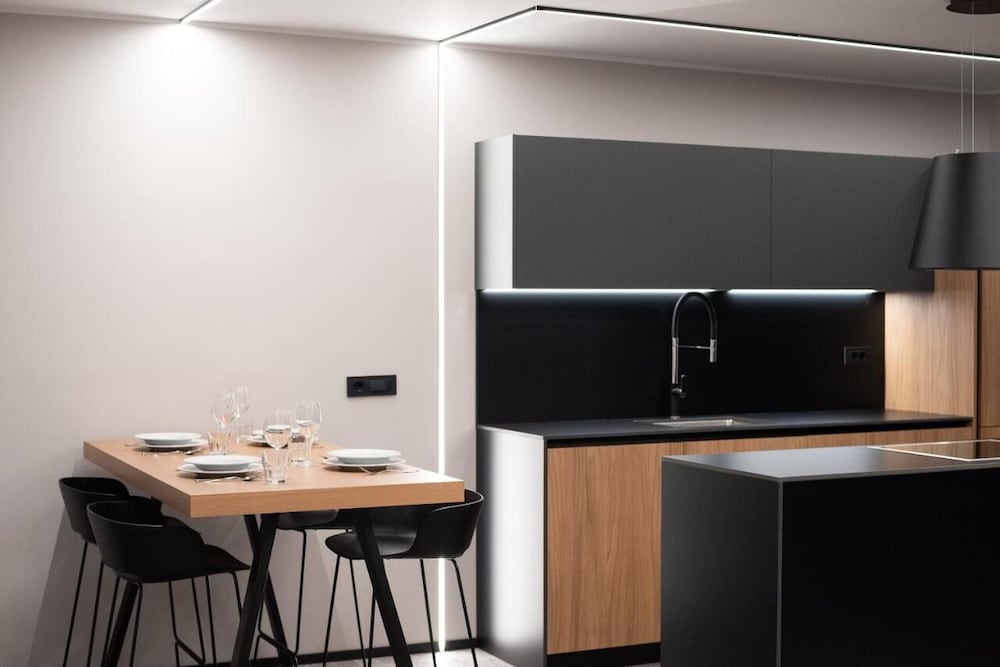 Marina Apartment with Terrace Burin 100