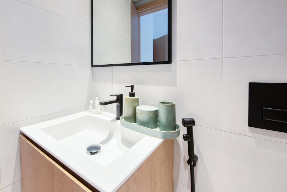 Smart and Contemporary Apt With Burj Khalifa View