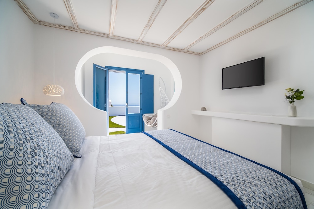 Kyklos luxury Villas with private pool view 3