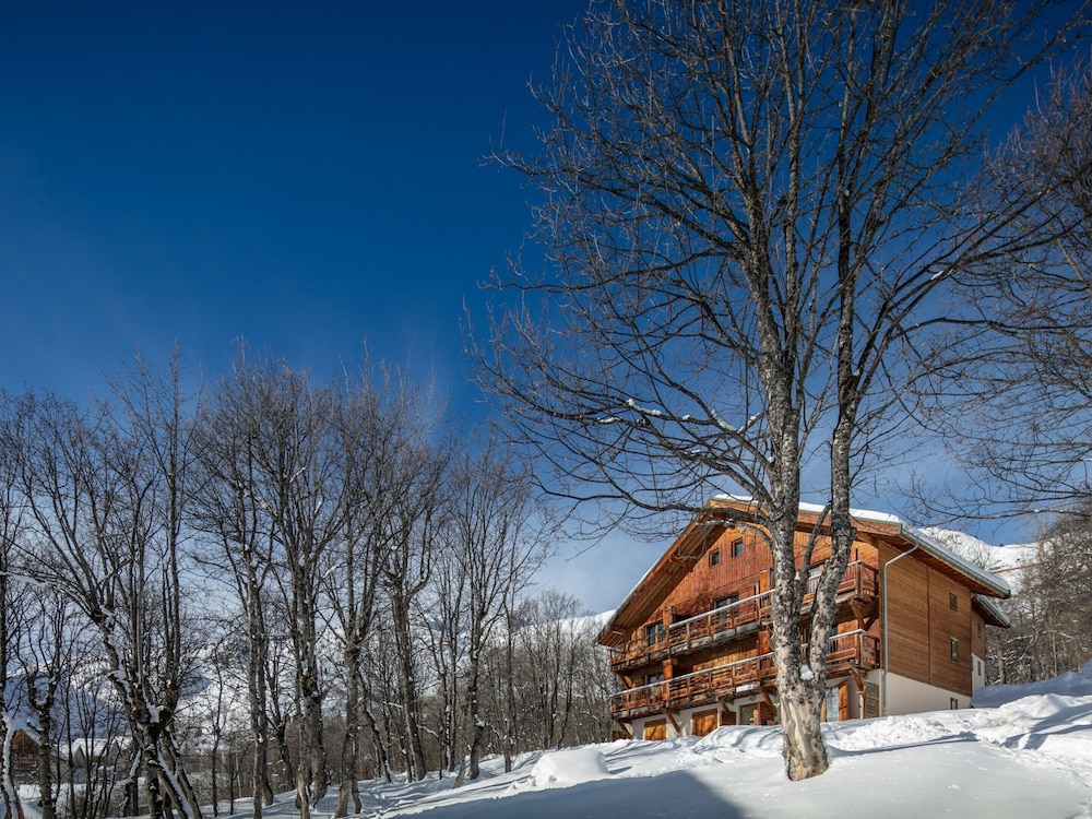 Apartment in French Alps With Pool Access photo 4