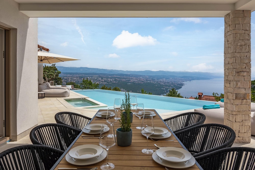 Luxury Villa Dana Indoor Pool and Sauna