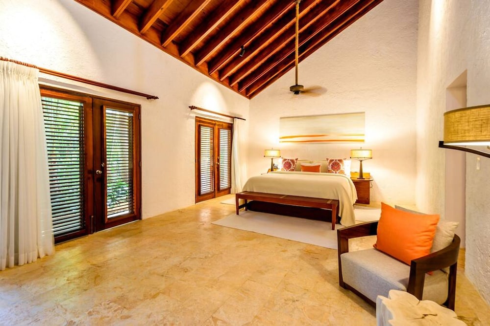 Beachfront Estate w Pool Elevator Chef Butler