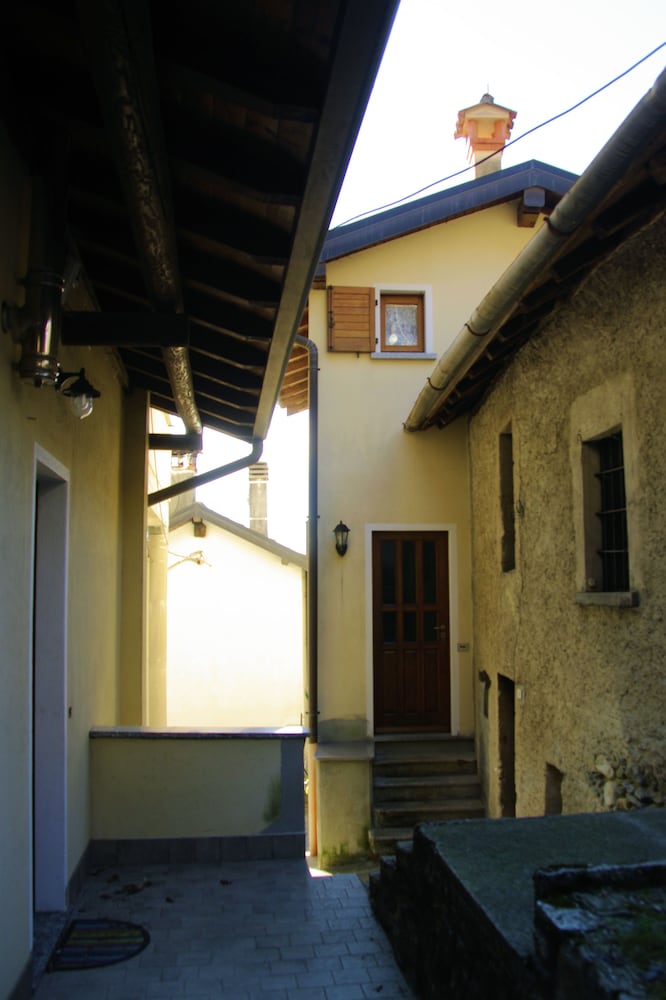 Photo 33