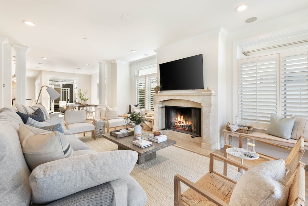 Crystal Cove by Avantstay Gorgeous Charming Newport Home