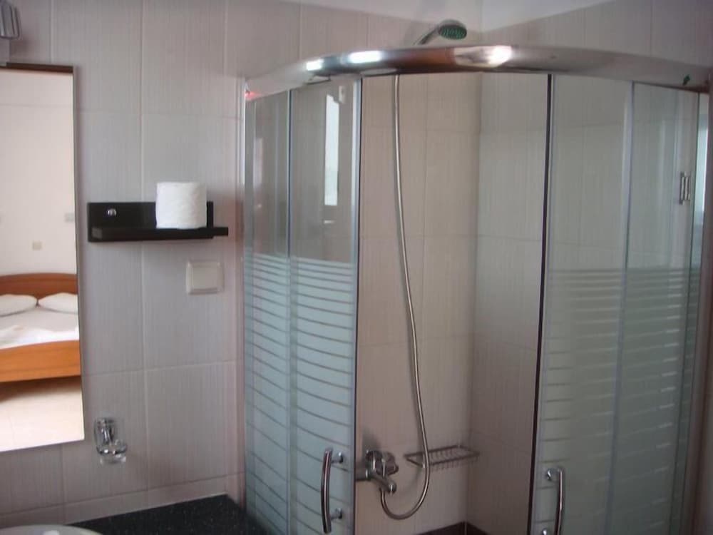Paralia Rooms
