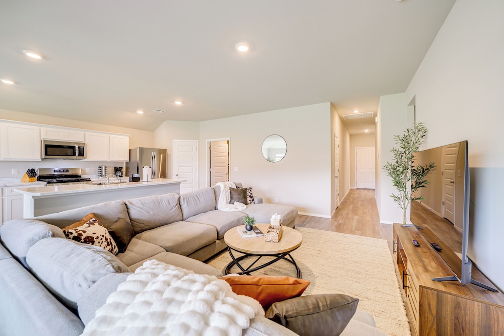 Family Home w/ Large Yard & Patio in Broken Arrow!