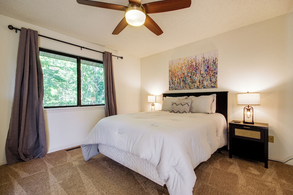 Walk to Pomme de Terre Lake: Pet-friendly Escape