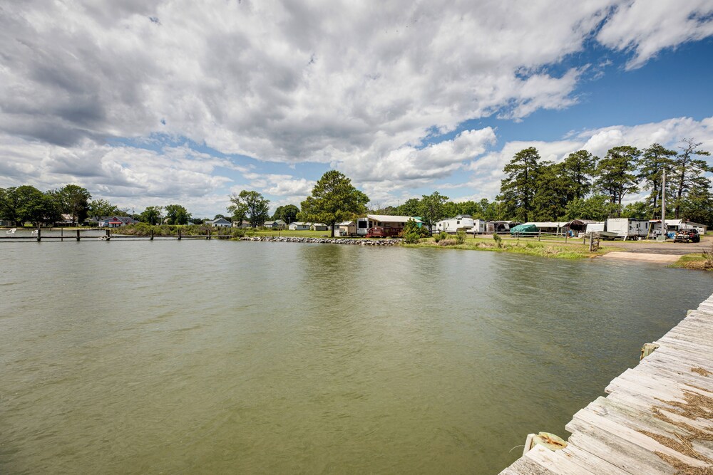 Dock Access: Waterfront Cottage in Avenue!
