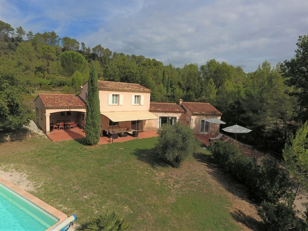 House in Montfort-sur-argens With Garden
