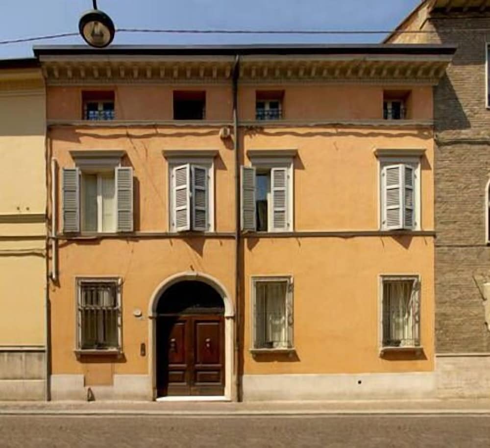 Hotel A La Maison Ravenna - Image 1