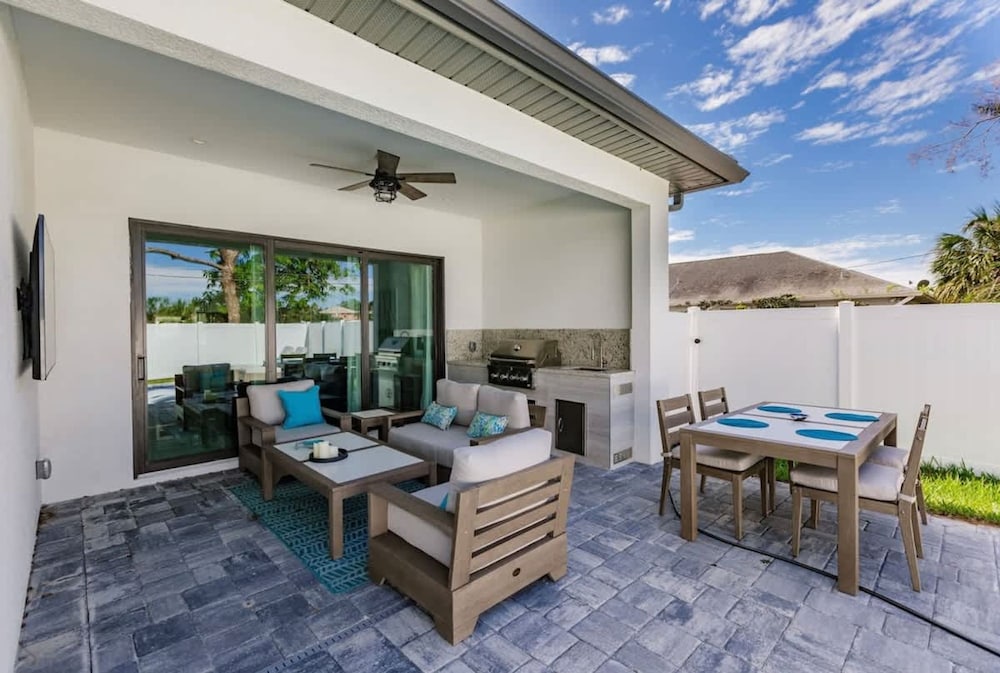 Exquisite Vanderbilt Beach Luxury Getaway