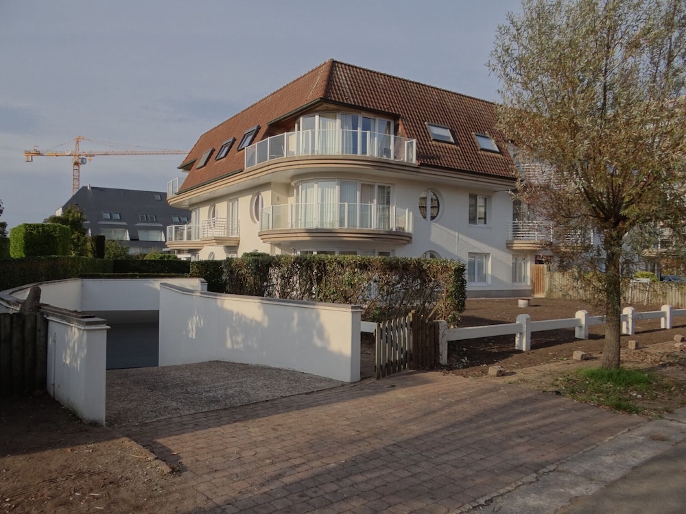 Apartment in Nieuwpoort With Coastal Views
