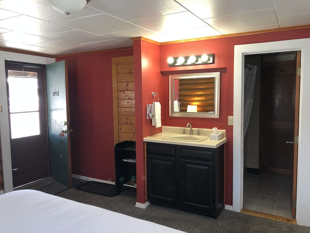 Big Sky Vacations - Sportsmans Lodge - Property Image 5