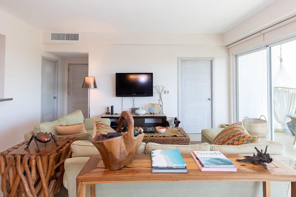The Beach-front Condo by Acomodo Long Stay Only