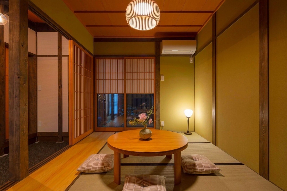 Yoshimigura
