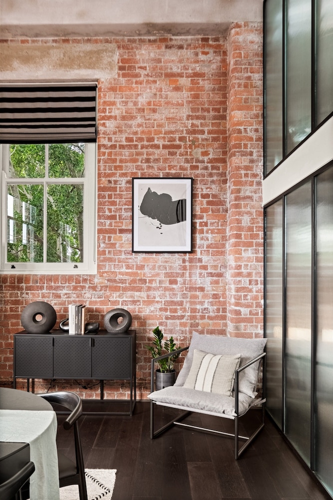Stylish Riverside 2-bedroom Apartment in Teneriffe