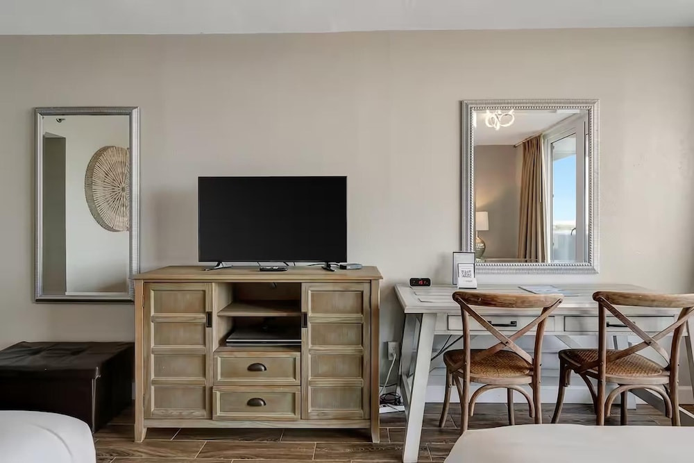 Bayside Inn 6786