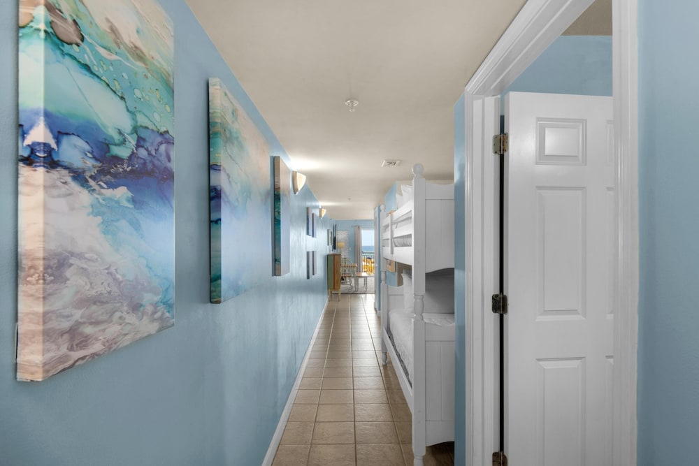 Pelican Isle 107