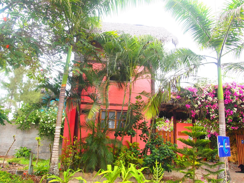Cuna Luna Hosteria