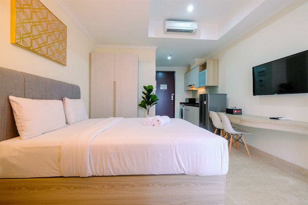 Stylish Studio Room Menteng Park Apartment view 3