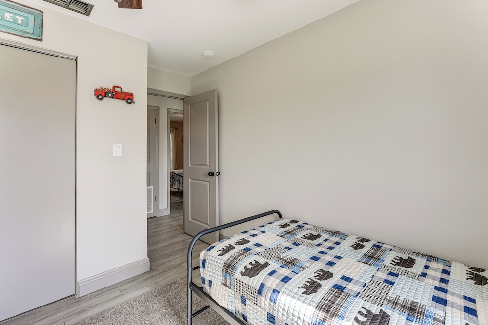 Orlando & Disney Parks Hub w/ Pool: Pet Friendly!