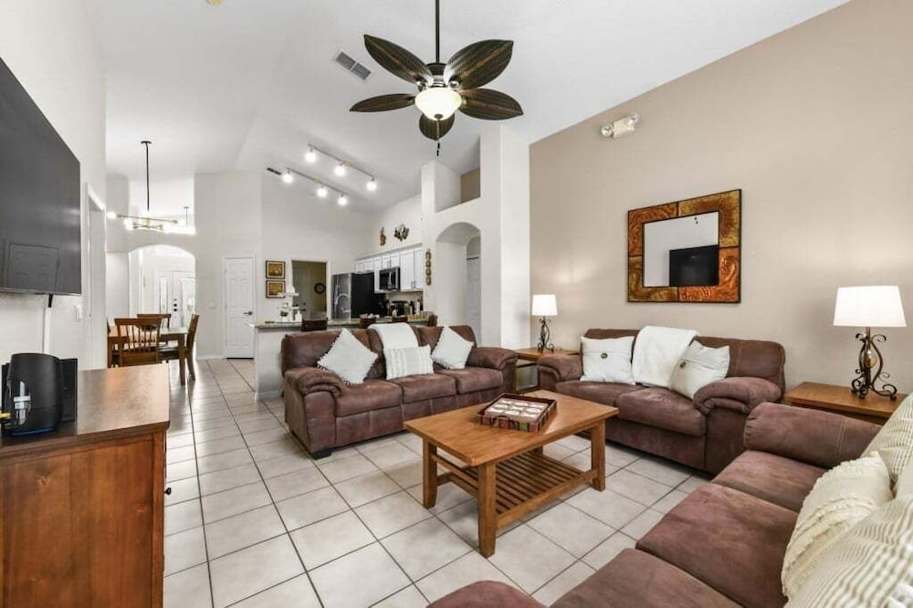 Oak Island Gem Cozy 4br Pool Home Near Disney 4 Bedroom Villa