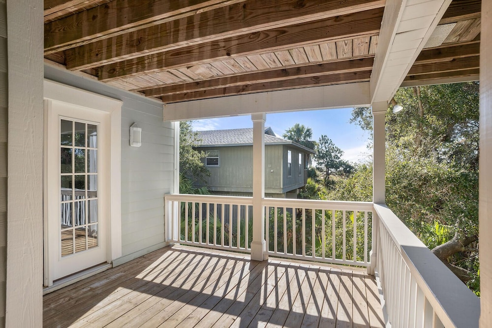 723 Sea Horse view 3