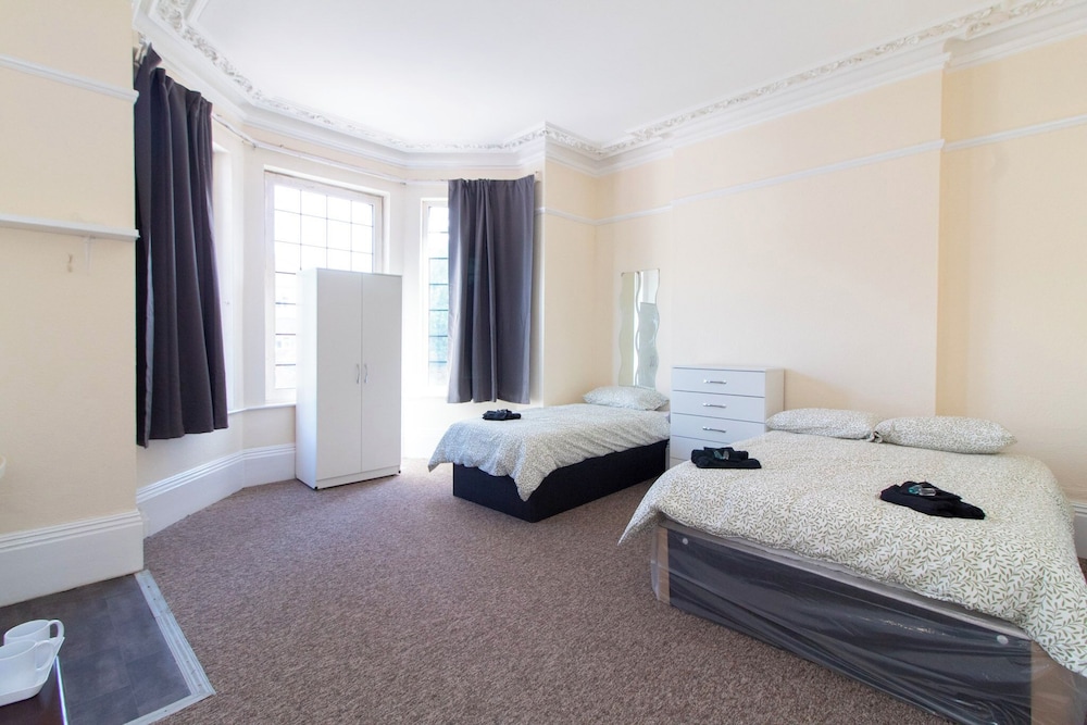 Brookvale Guest House Room 1