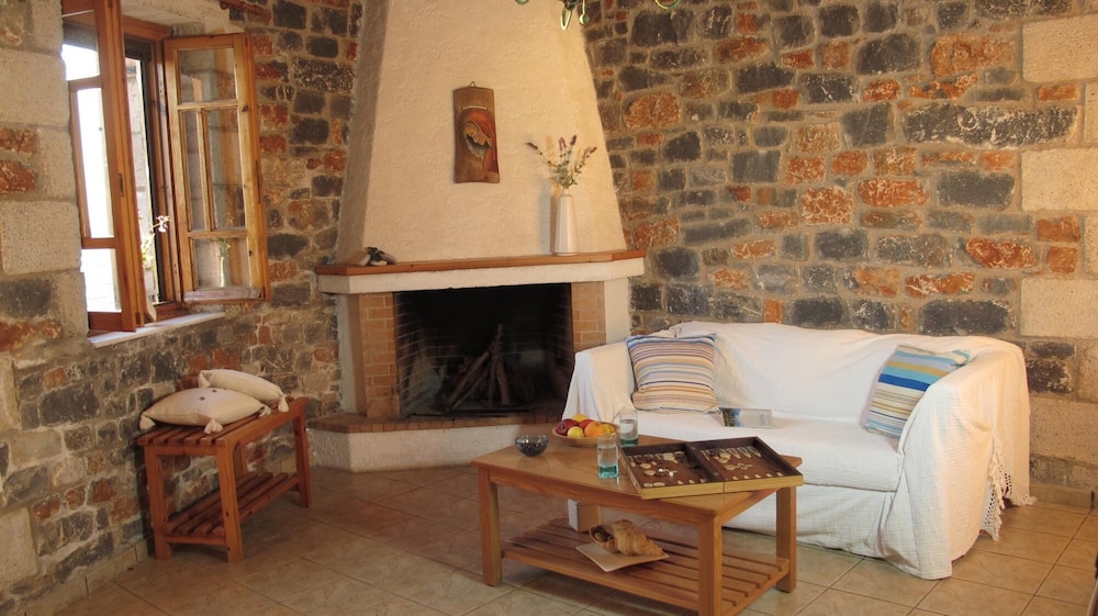 Two Bedroom Apartment No 4 view 5