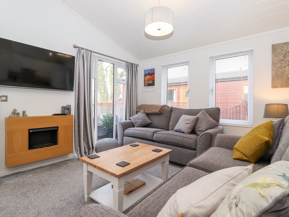 Bowness Bay Lodge
