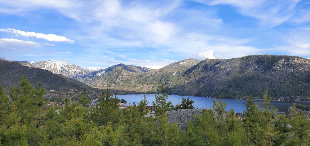 Grand Lake Lodge