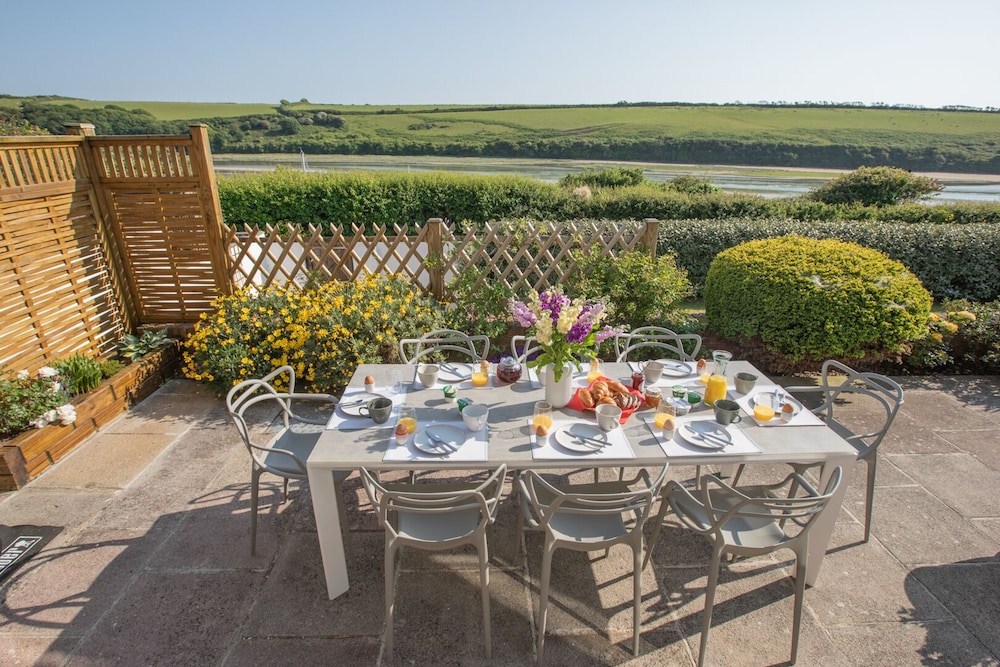 Newquay Tamarisk Lodge on the Gannel