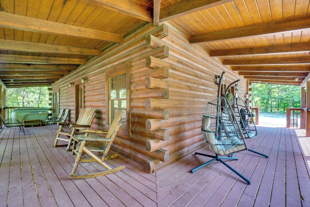Walk to Douglas Lake: Cabin w/ Private Hot Tub!