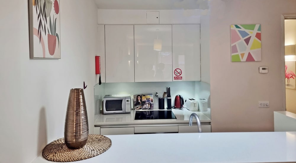 Liverpool Street Apartments