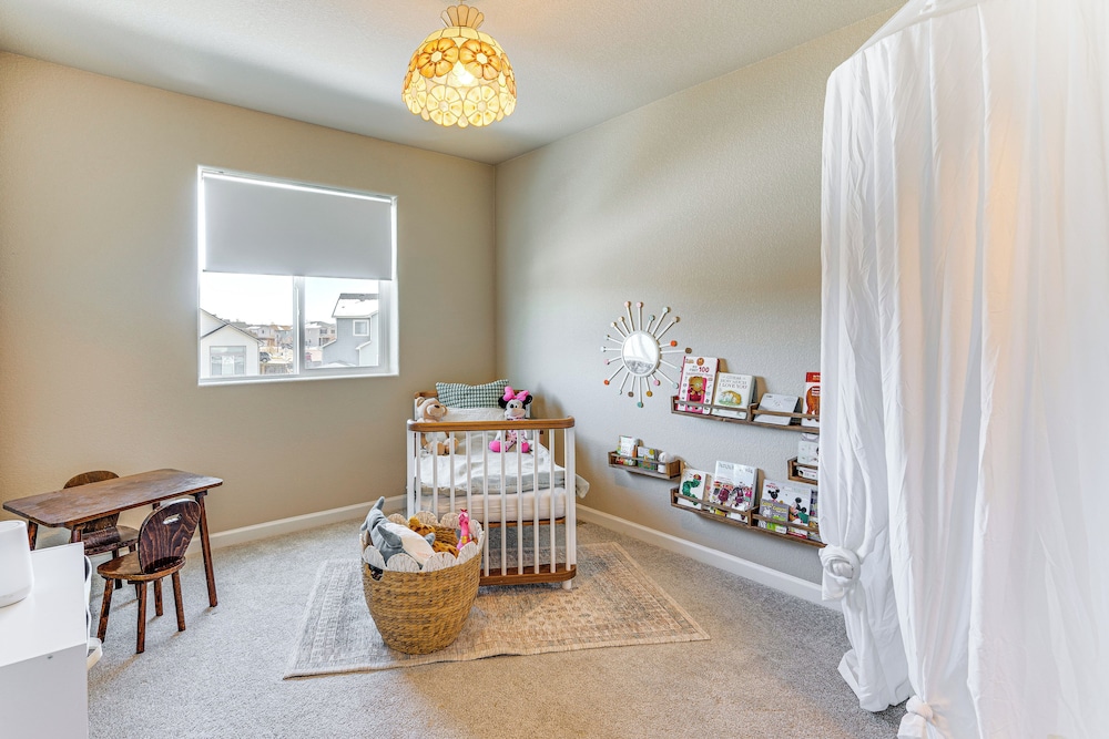 10 Mi to Fort Carson: Newly Built Townhome!