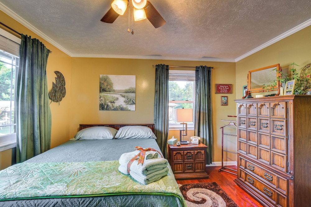 1 Mi to Fort Bragg: Family Home w/ Backyard