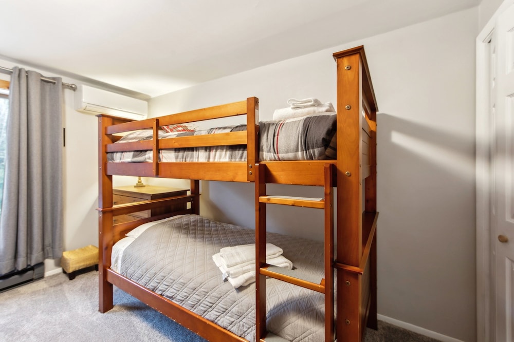 Tannery 64h - Family Retreat With Modern Comforts 3 Bedroom Townhouse by The Summit at Gore Mountain