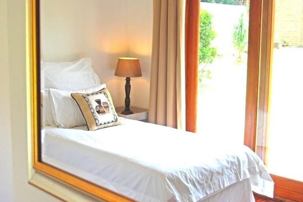 Mizizi House of Sandton Bed & Breakfast