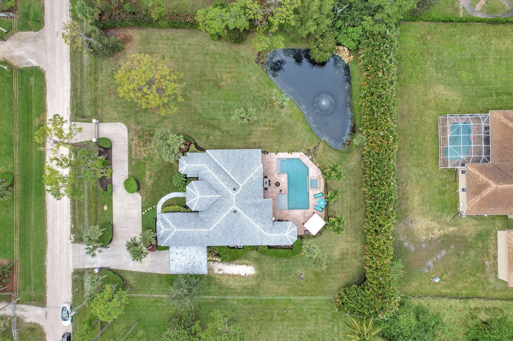 Why Is Everyone Obsessed With This House