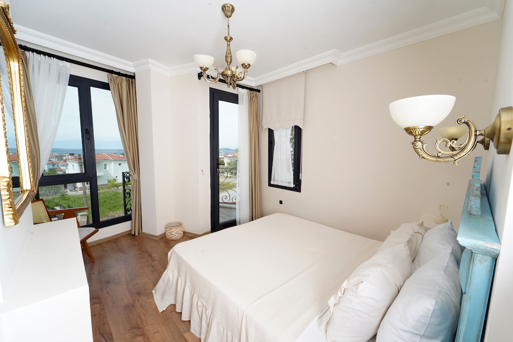 Cunda House Küçük Otel - Image 36