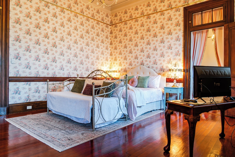 French Quarter Lanaux Mansion B & B