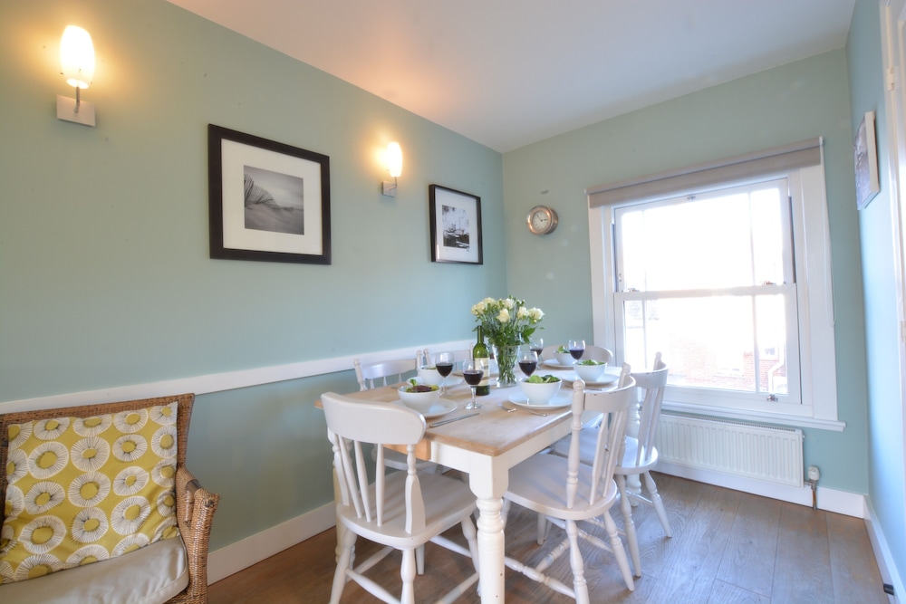 6 Coastguard Cottages, Aldeburgh