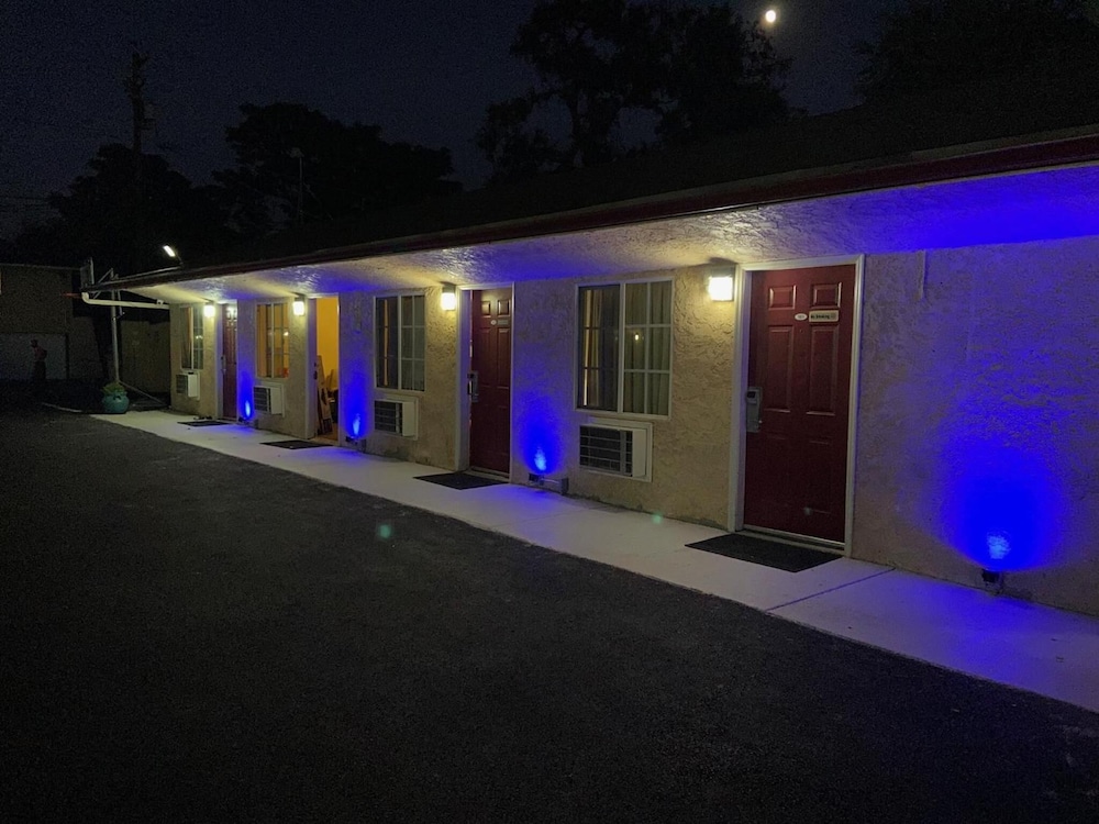 Economy Inn