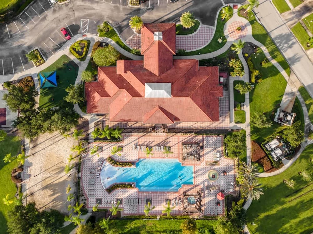 Themed Bedrooms and Large Pool