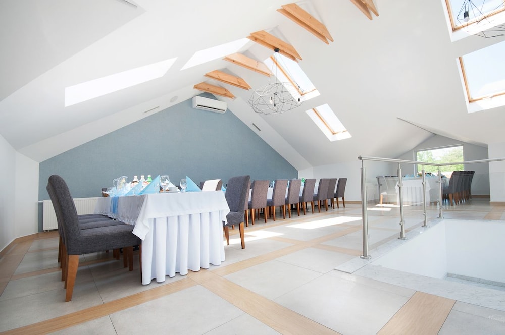 meeting & event spaces